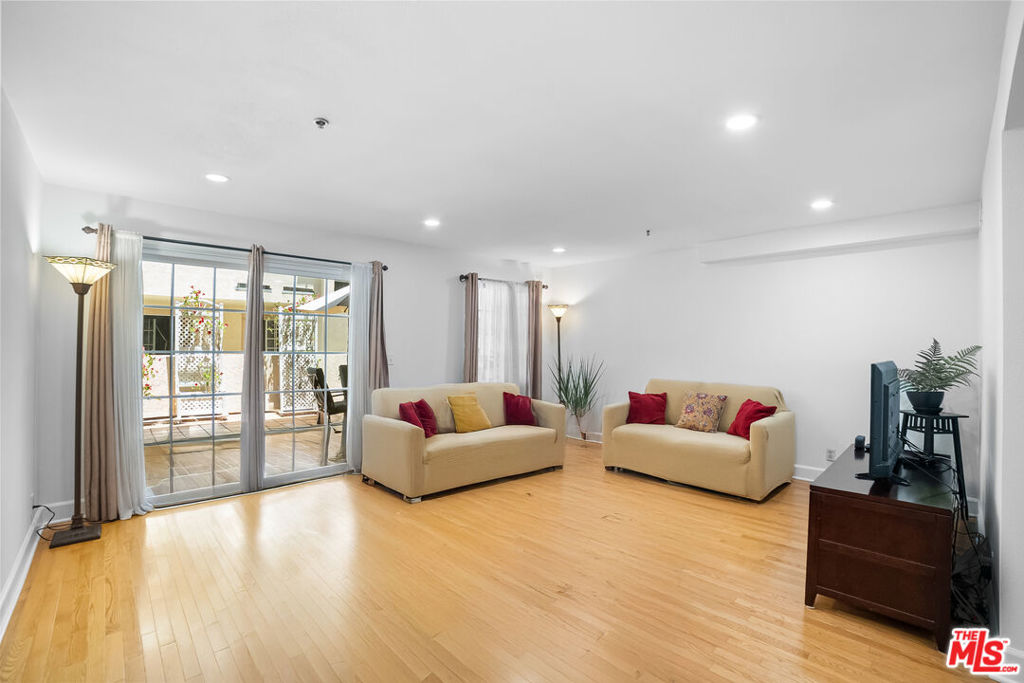 Properties 3 241 Monterey Road B