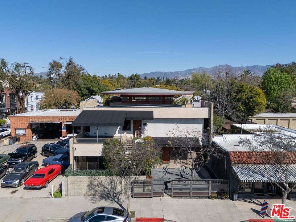 Properties 1 1104 Mission Street