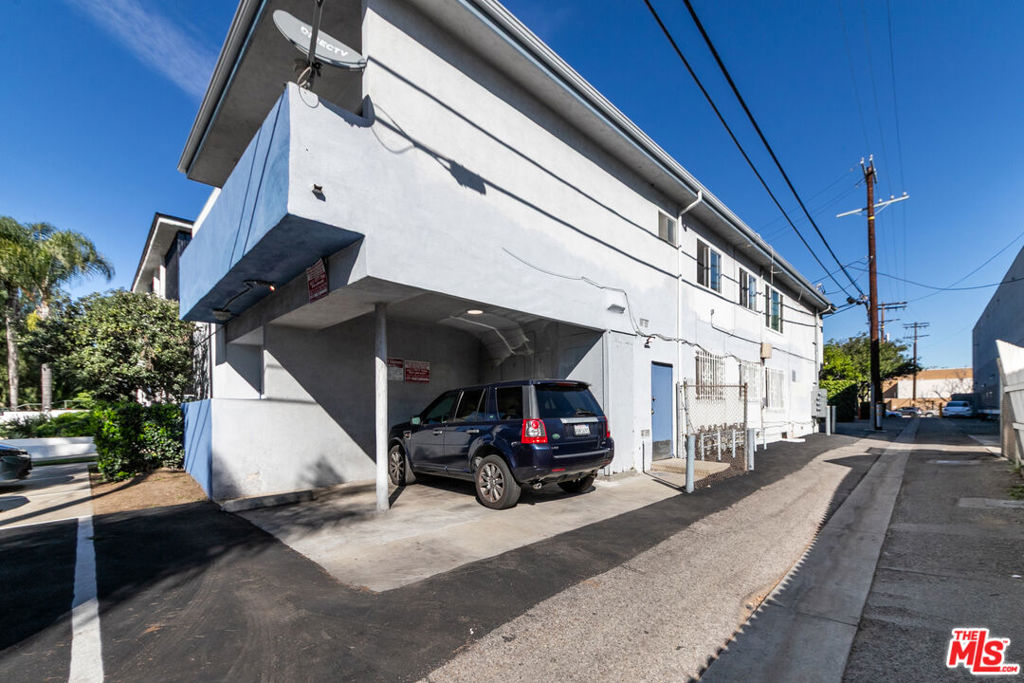 3766 S Canfield Avenue