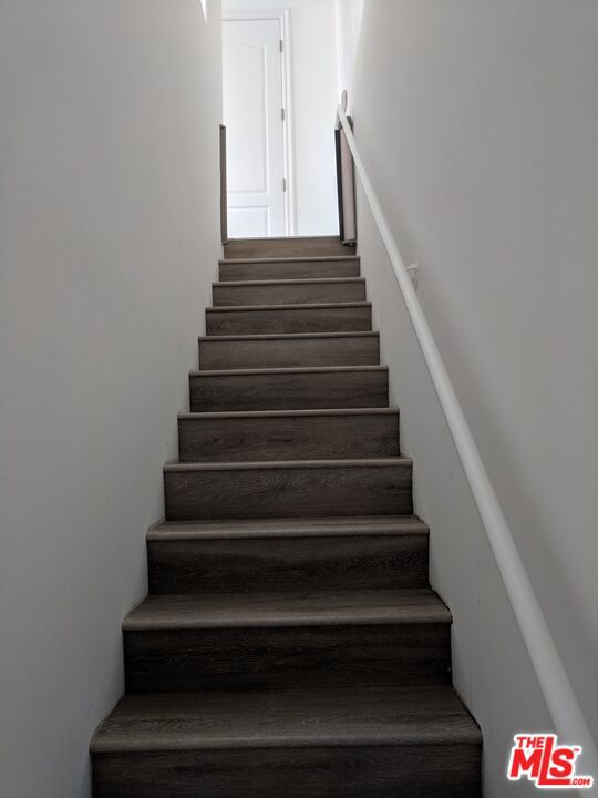 8555 Cashio Street PH4