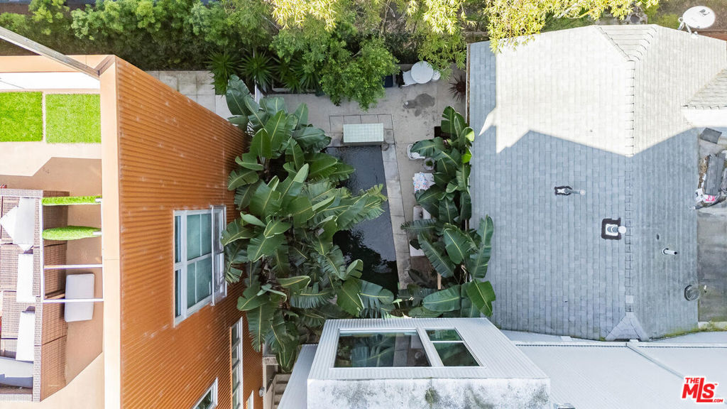 2452 Penmar Avenue