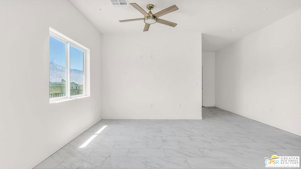 16288 Avenida Rambla