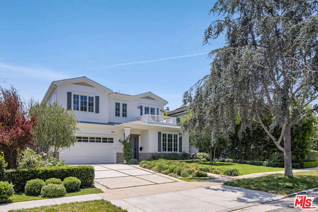 Santa Monica, California 90402, United States, 5 Bedrooms Bedrooms, ,6 BathroomsBathrooms,Residential,Pending,147839