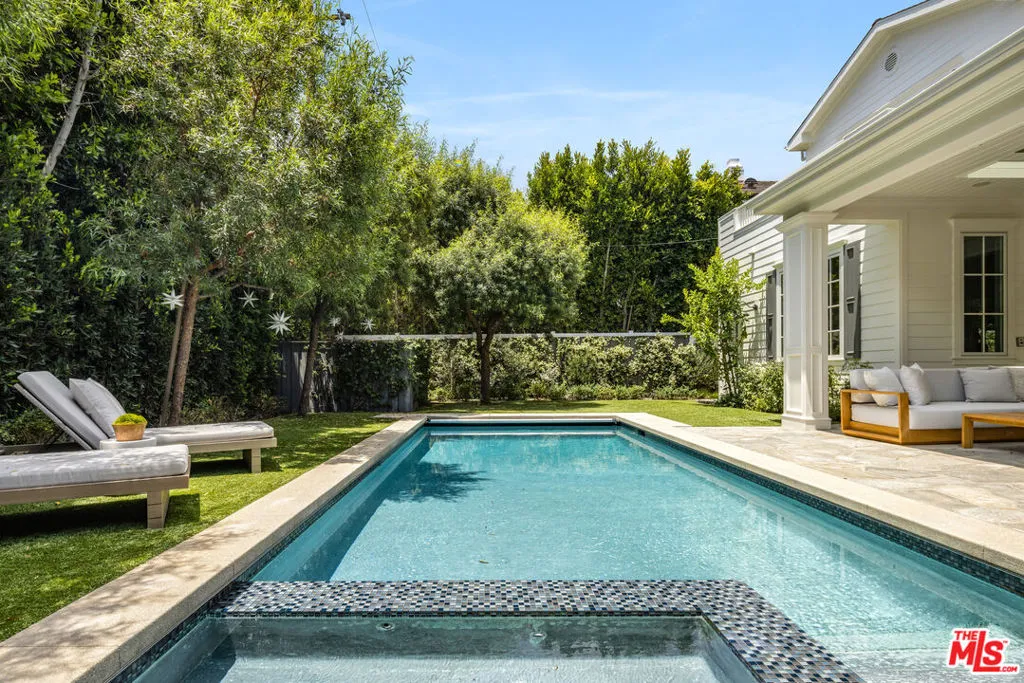 Santa Monica, California 90402, United States, 5 Bedrooms Bedrooms, ,6 BathroomsBathrooms,Residential,Pending,147839