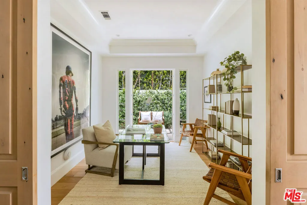 Santa Monica, California 90402, United States, 5 Bedrooms Bedrooms, ,6 BathroomsBathrooms,Residential,Pending,147839