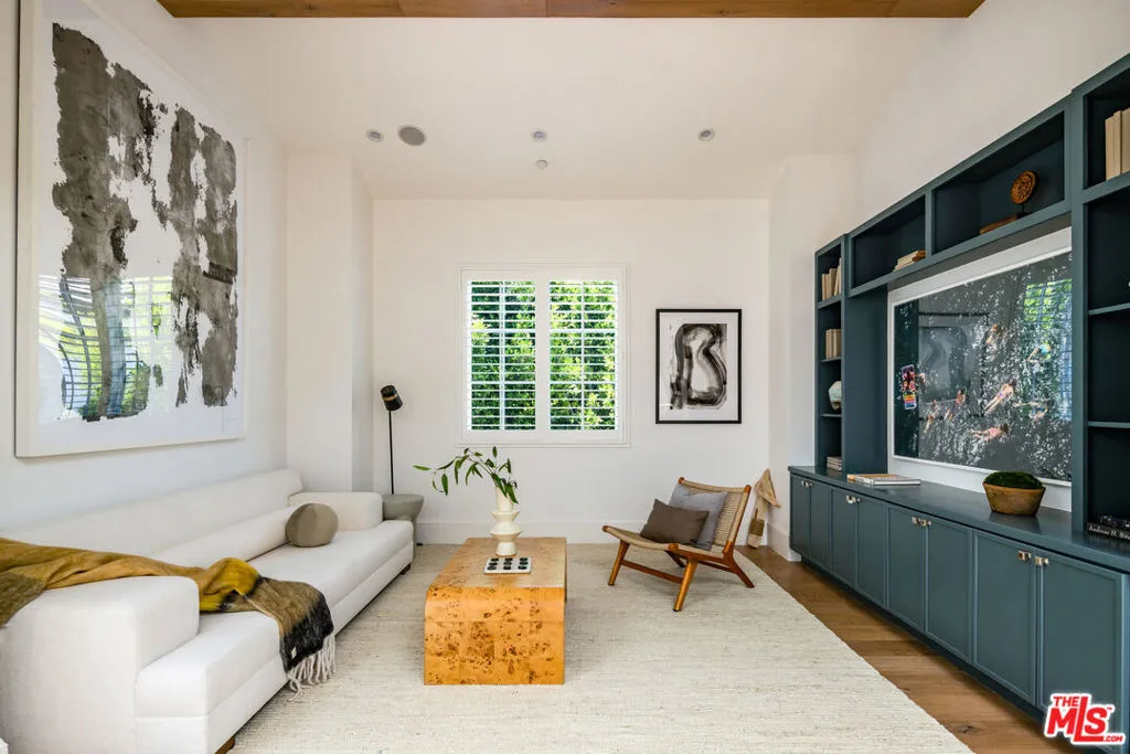 Santa Monica, California 90402, United States, 5 Bedrooms Bedrooms, ,6 BathroomsBathrooms,Residential,Pending,147839