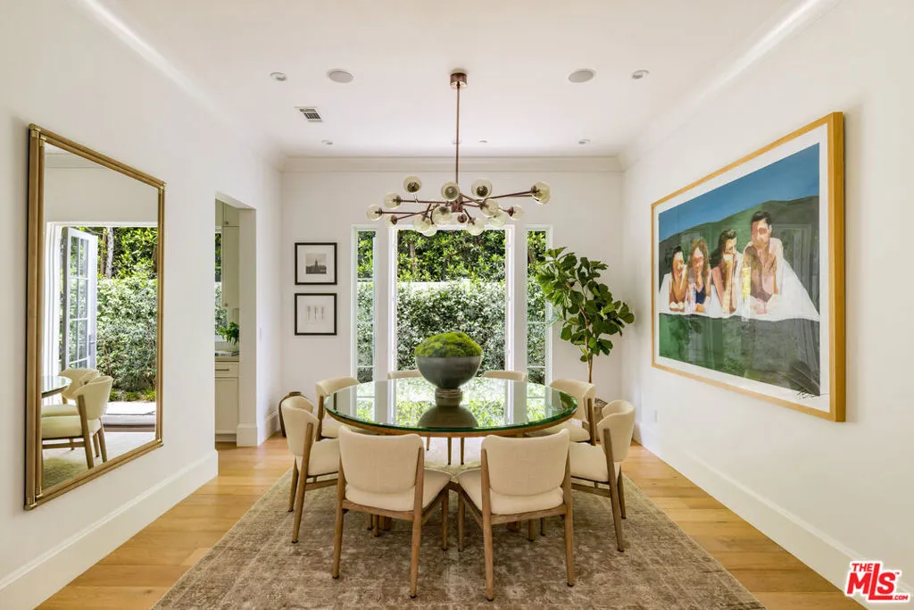 Santa Monica, California 90402, United States, 5 Bedrooms Bedrooms, ,6 BathroomsBathrooms,Residential,Pending,147839