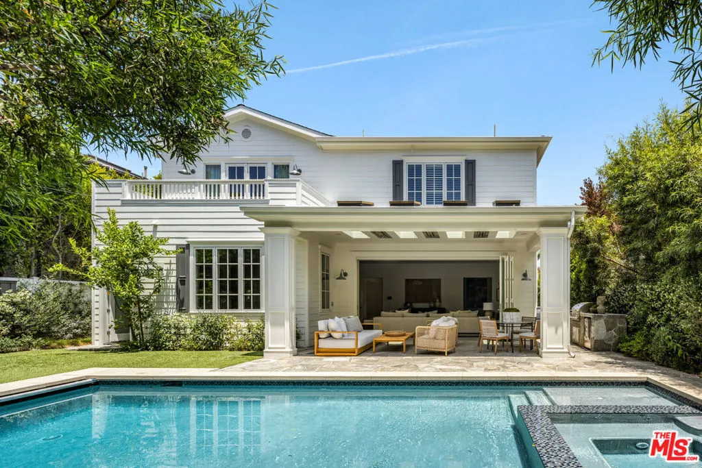 Santa Monica, California 90402, United States, 5 Bedrooms Bedrooms, ,6 BathroomsBathrooms,Residential,Pending,147839