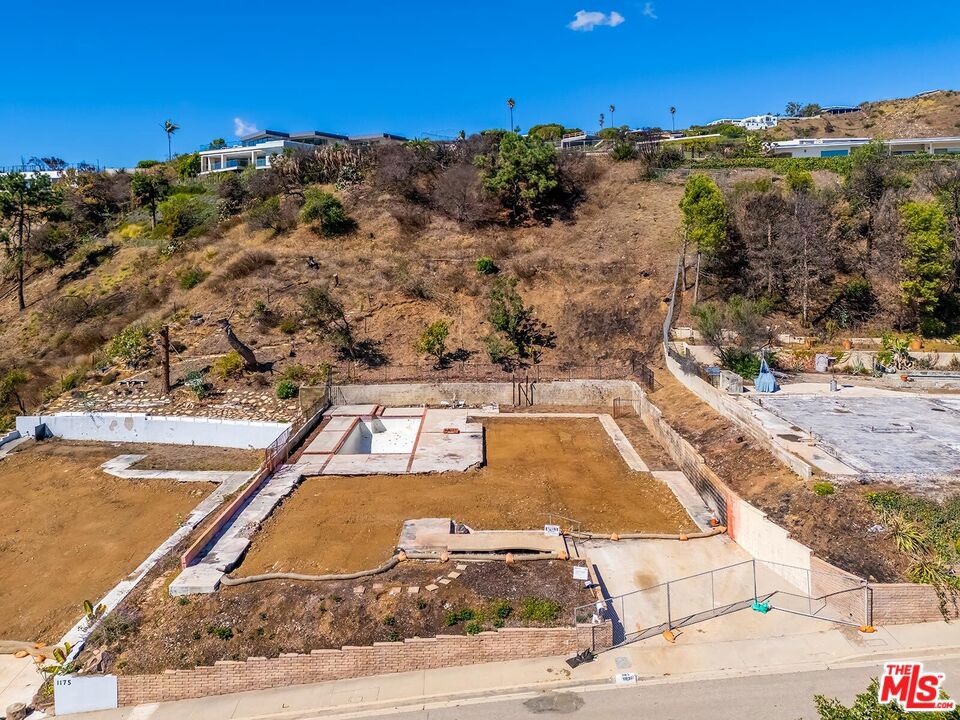 1183 Lachman Lane