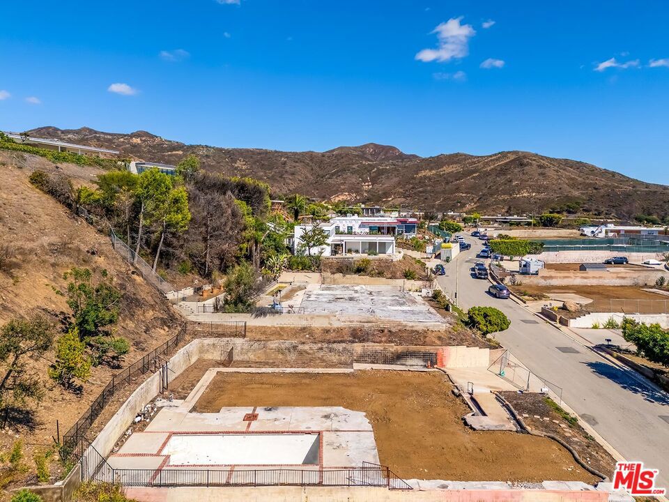 1183 Lachman Lane