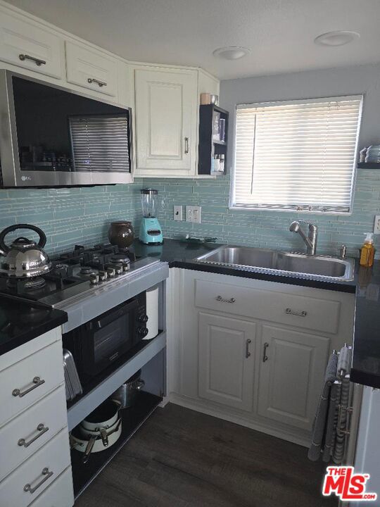 84136 Avenue 44 372