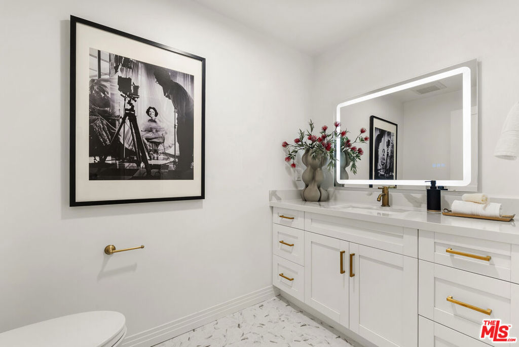 7428 Santa Monica Boulevard 202