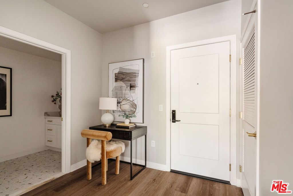 7428 Santa Monica Boulevard 202