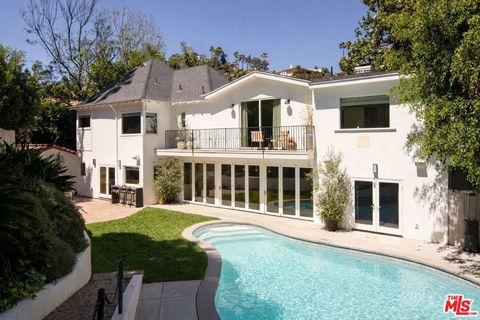 2003 El Cerrito Place Los Angeles CA 90068