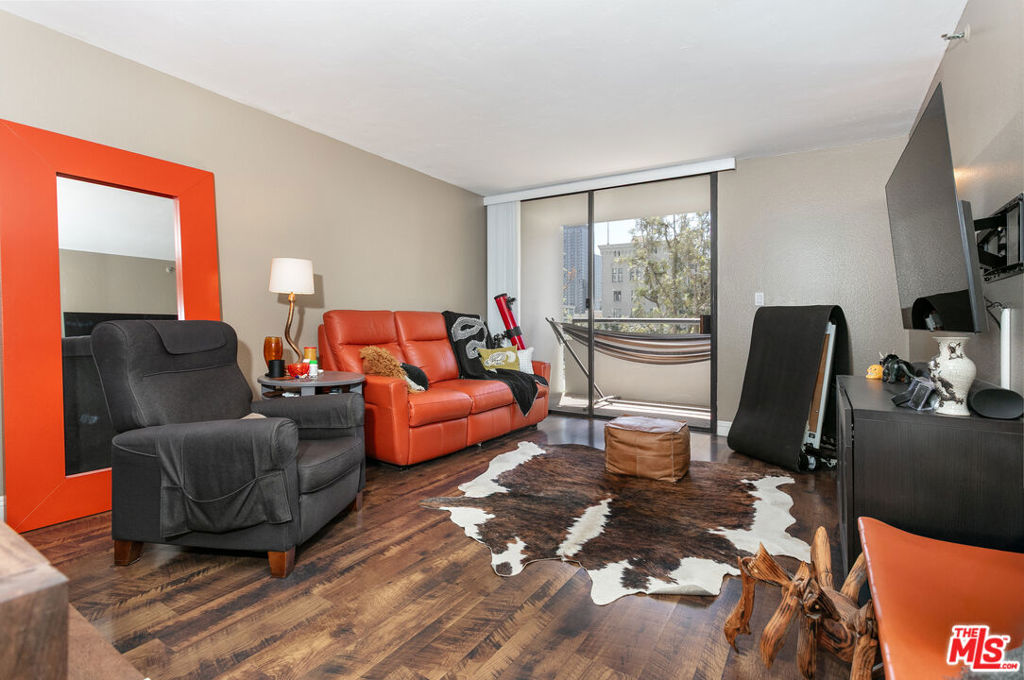 600 W 9th Street 810