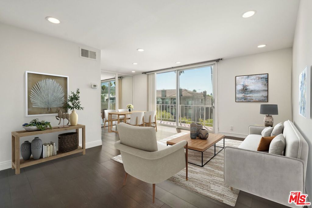 100 S Doheny Drive 501