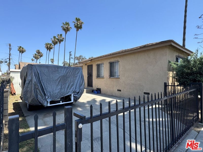 2000 Lewis Avenue