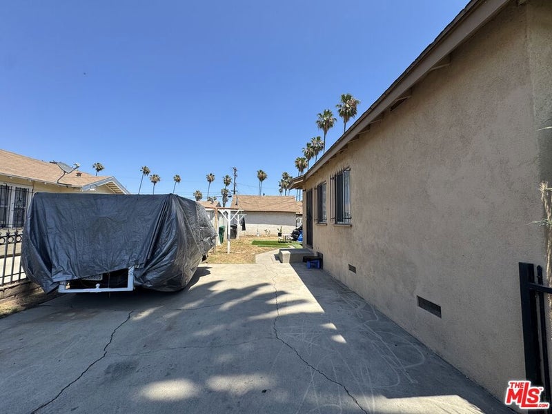2000 Lewis Avenue