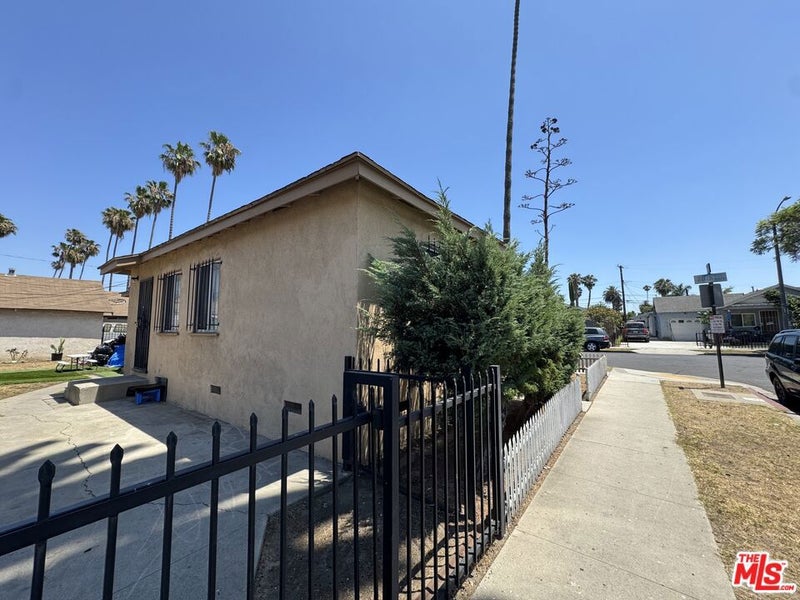 2000 Lewis Avenue