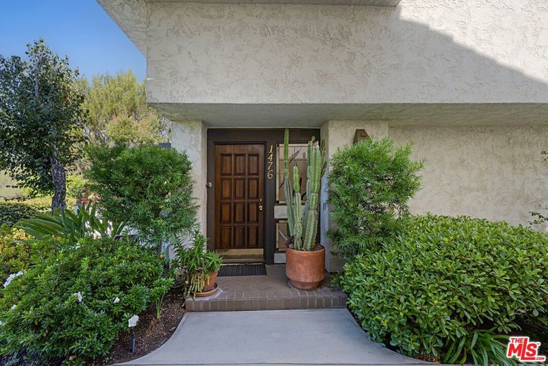1476 Palisades Drive