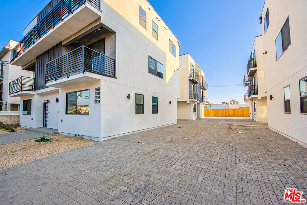 11734 Gilmore Street