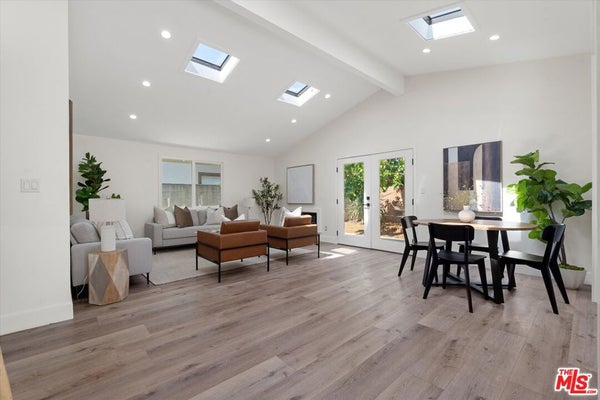 13603 CHADRON AVE, HAWTHORNE, CA 90250 - Image ea03e331cca726e47c6be29aa3f06648/3994946797