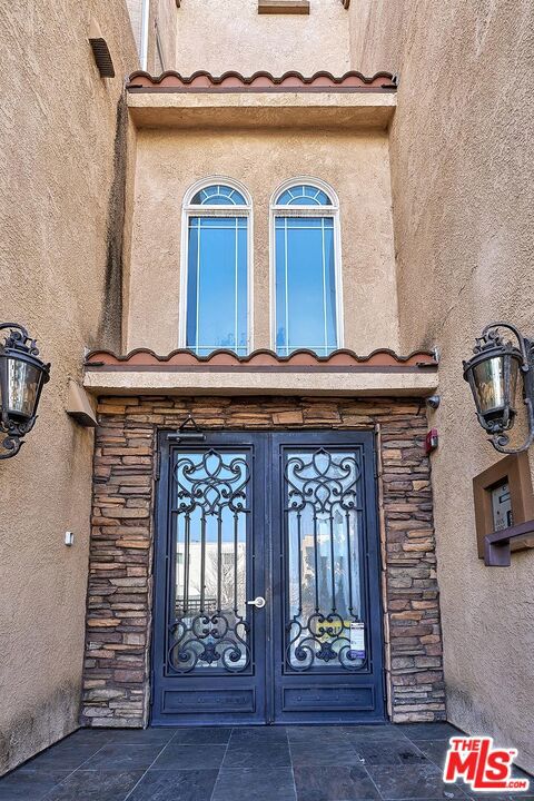 5132 Maplewood Avenue 106