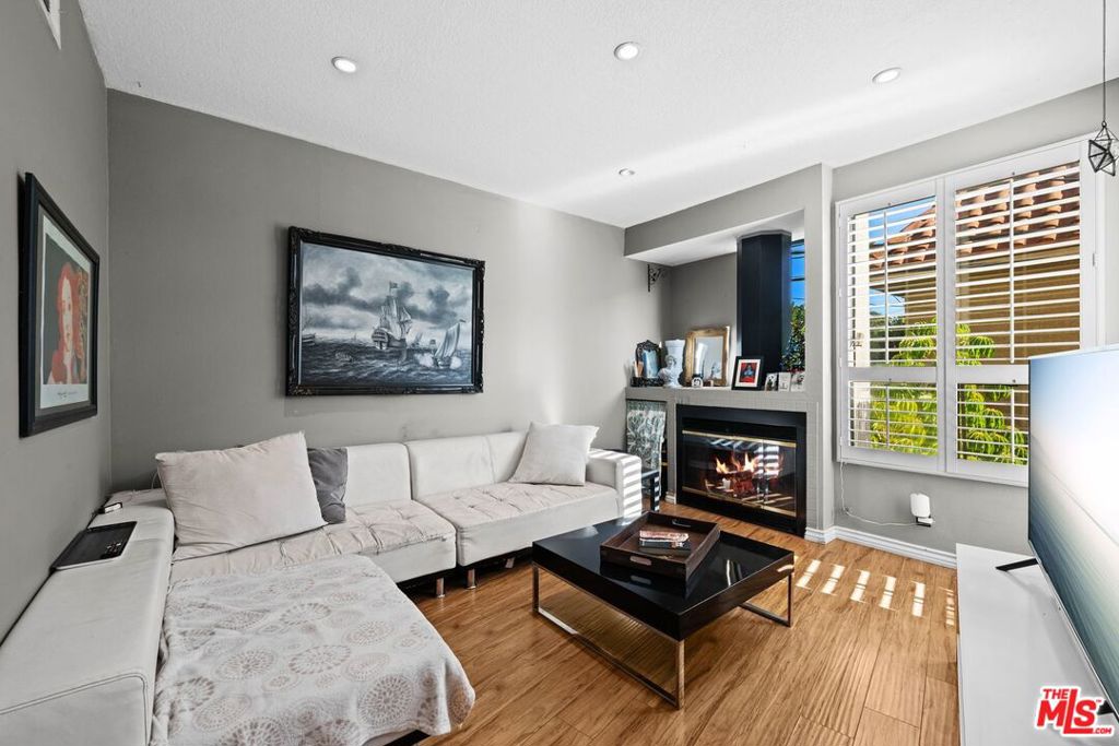 1340 Glenwood Road 4