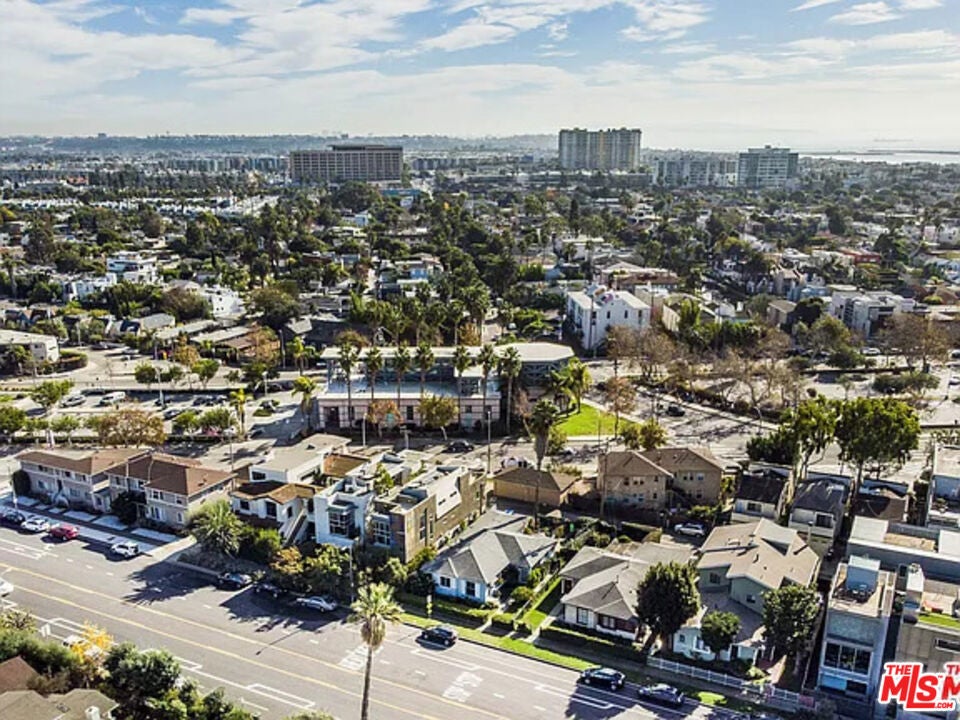 544 Grand Boulevard