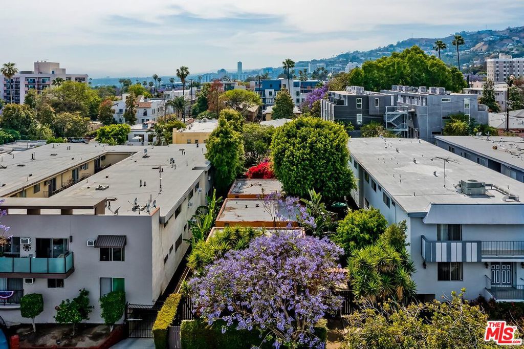 1223 N Ogden Drive