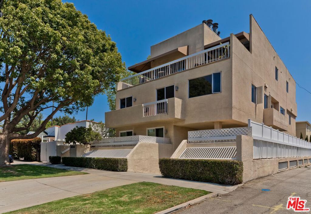 820 California Avenue 201