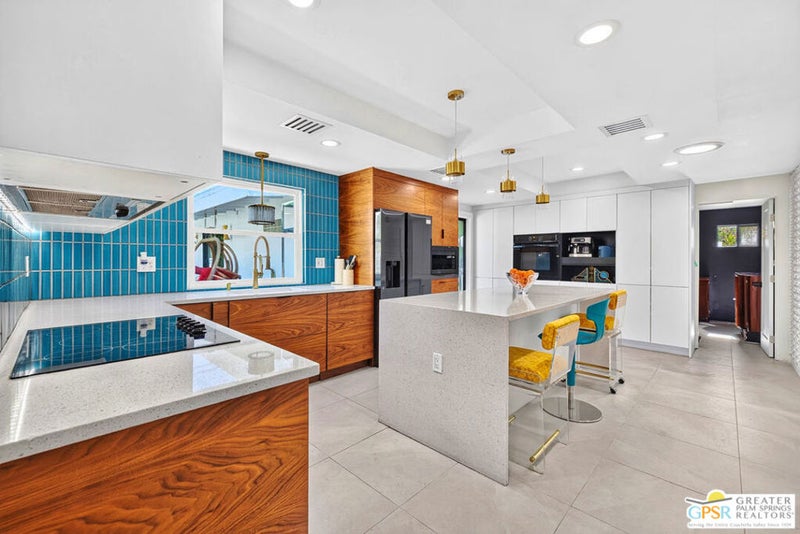 796 E Racquet Club Road
