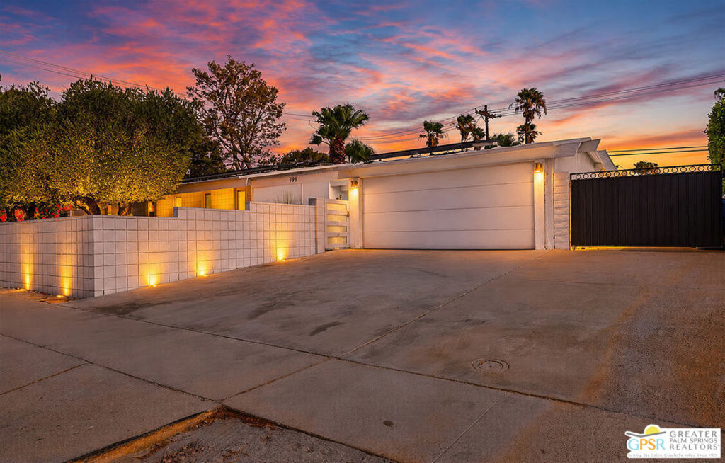 796 E Racquet Club Road