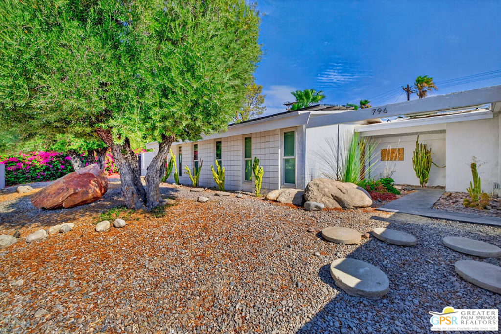 796 E Racquet Club Road