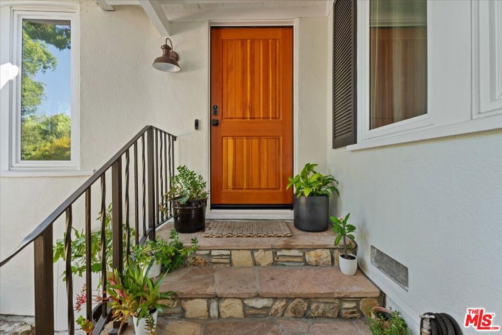 4104 Saugus Avenue