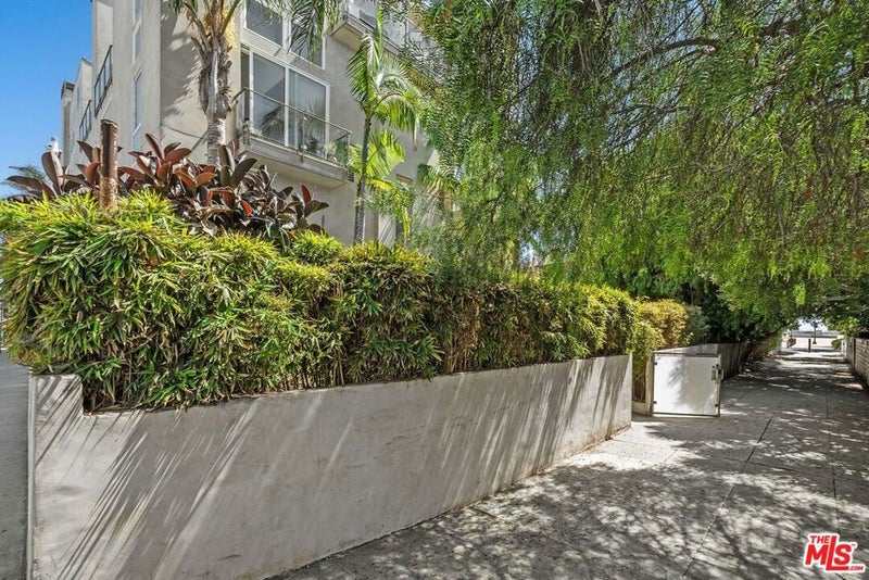 24 YAWL Street 2