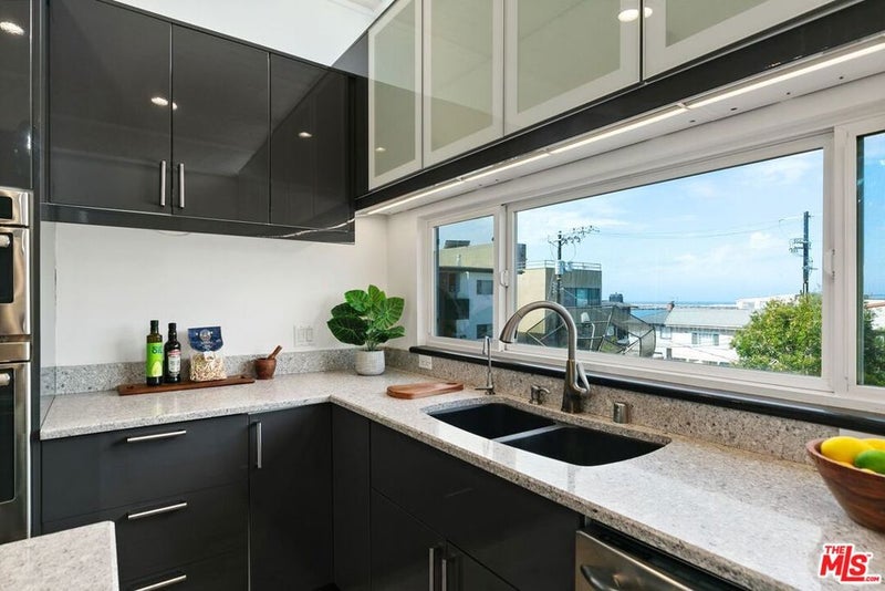 24 YAWL Street 2