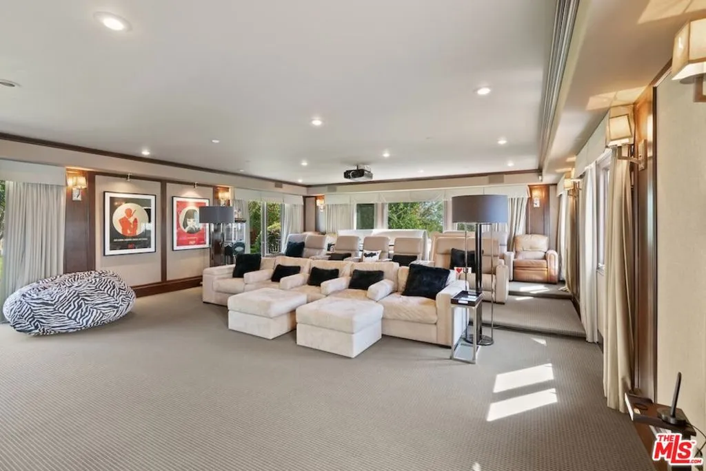 Calabasas, California 91302, United States, 6 Bedrooms Bedrooms, ,9 BathroomsBathrooms,Residential,Active,177047