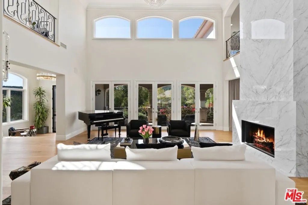 Calabasas, California 91302, United States, 6 Bedrooms Bedrooms, ,9 BathroomsBathrooms,Residential,Active,177047