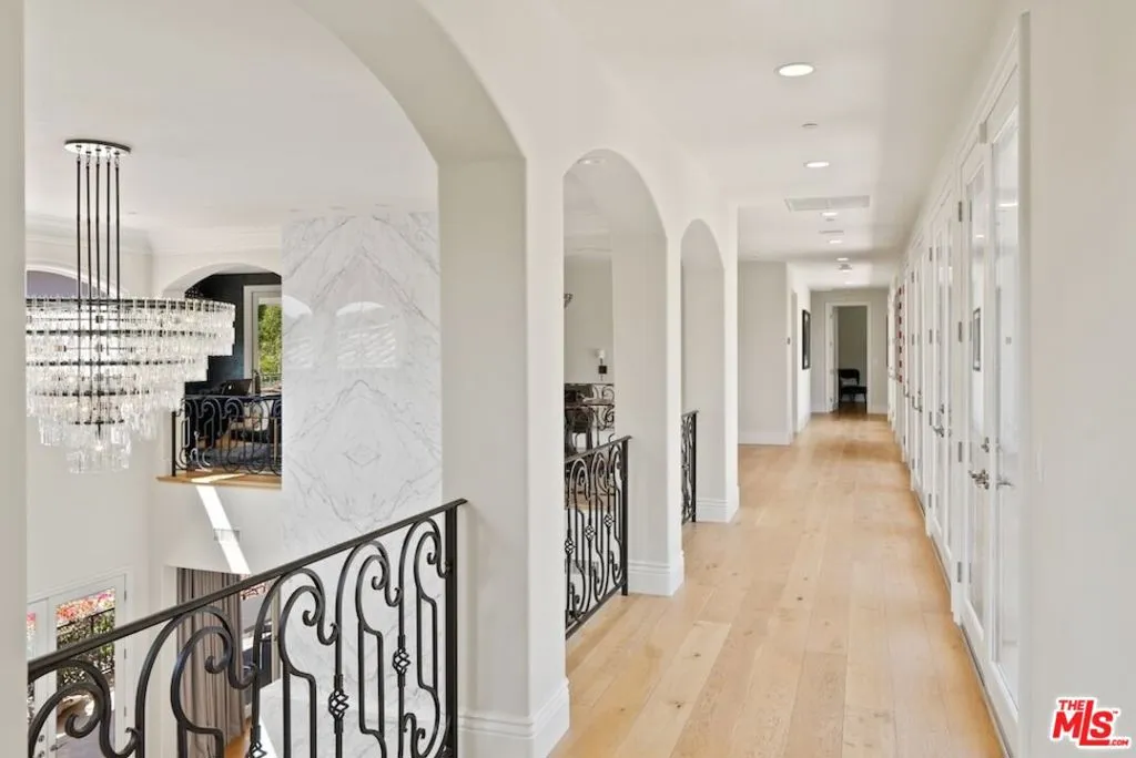 Calabasas, California 91302, United States, 6 Bedrooms Bedrooms, ,9 BathroomsBathrooms,Residential,Active,177047