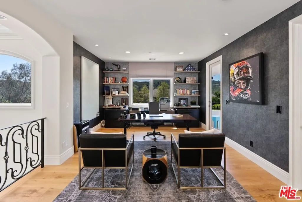 Calabasas, California 91302, United States, 6 Bedrooms Bedrooms, ,9 BathroomsBathrooms,Residential,Active,177047