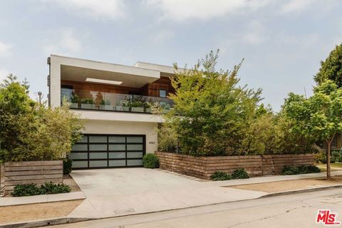 Photo of 4063 Huron Avenue, Culver City, CA 90232 (MLS # 26839011)
