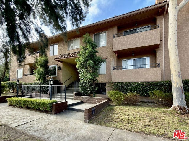 12940 Riverside Drive 201 #201, Los Angeles
