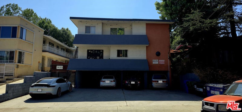 1433 N Martel Avenue