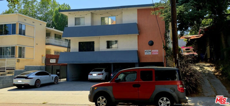 1433 N Martel Avenue
