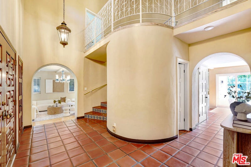324 Marguerita Avenue