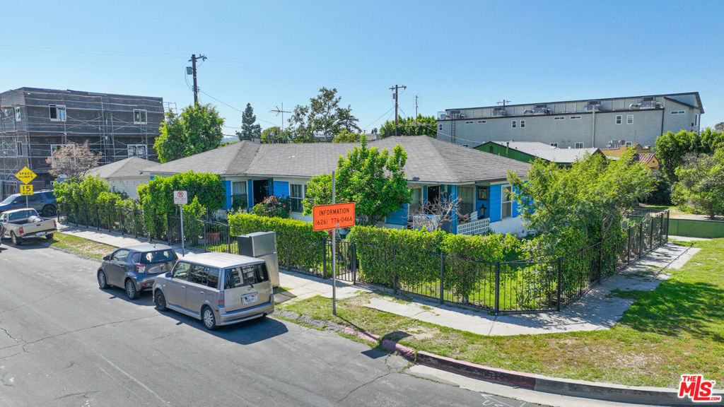 11202 Oxnard Street