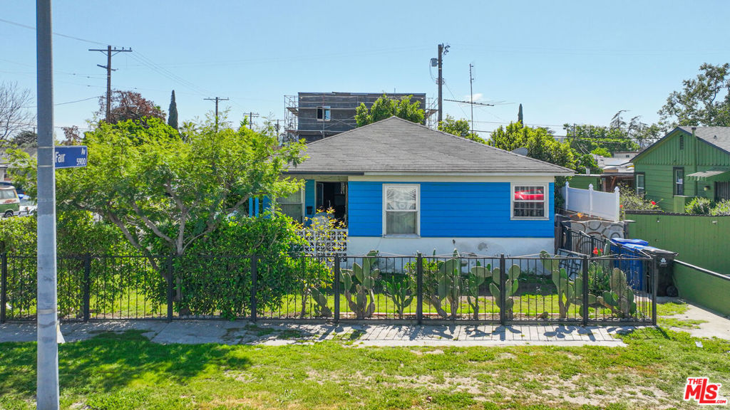 11202 Oxnard Street