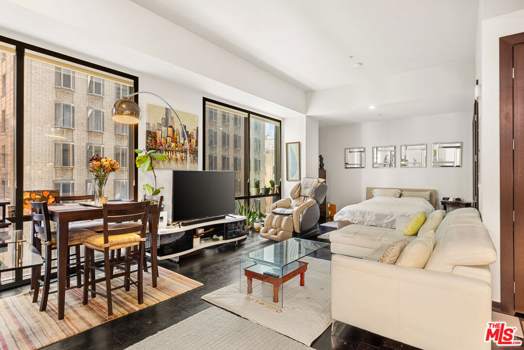 655 S Hope Street 701