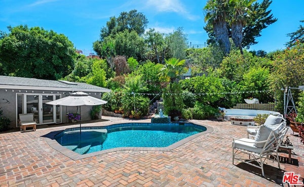 16582 CALNEVA DR, ENCINO, CA 91436 - Image eaebd81785b5b4bd9db7cfe3c8c9ef20/3398976549